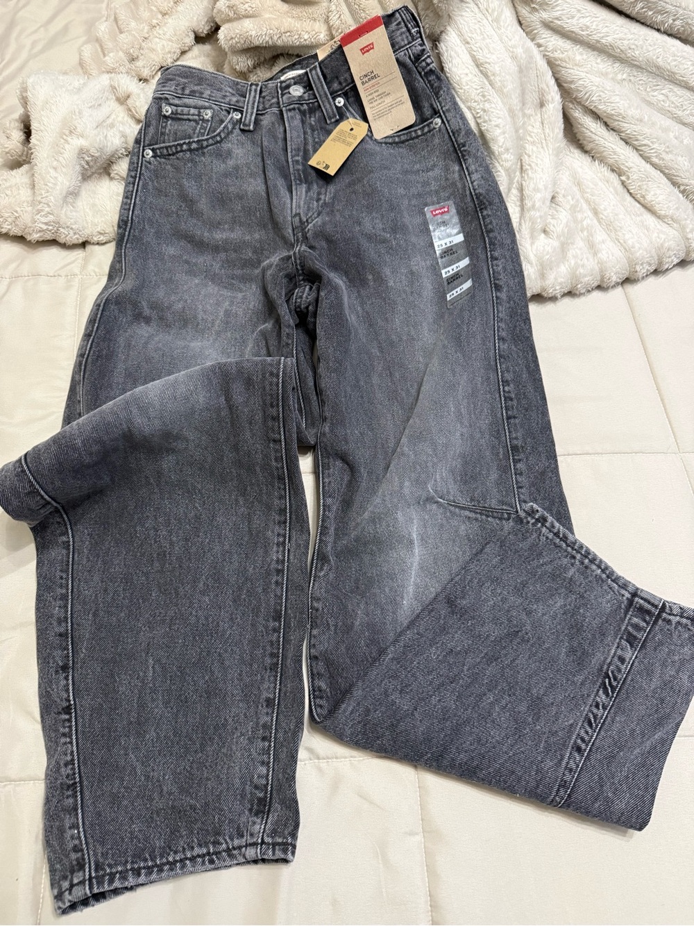 Levi's Women's Black Vintage Wash Straight-Leg Jeans 25/31
